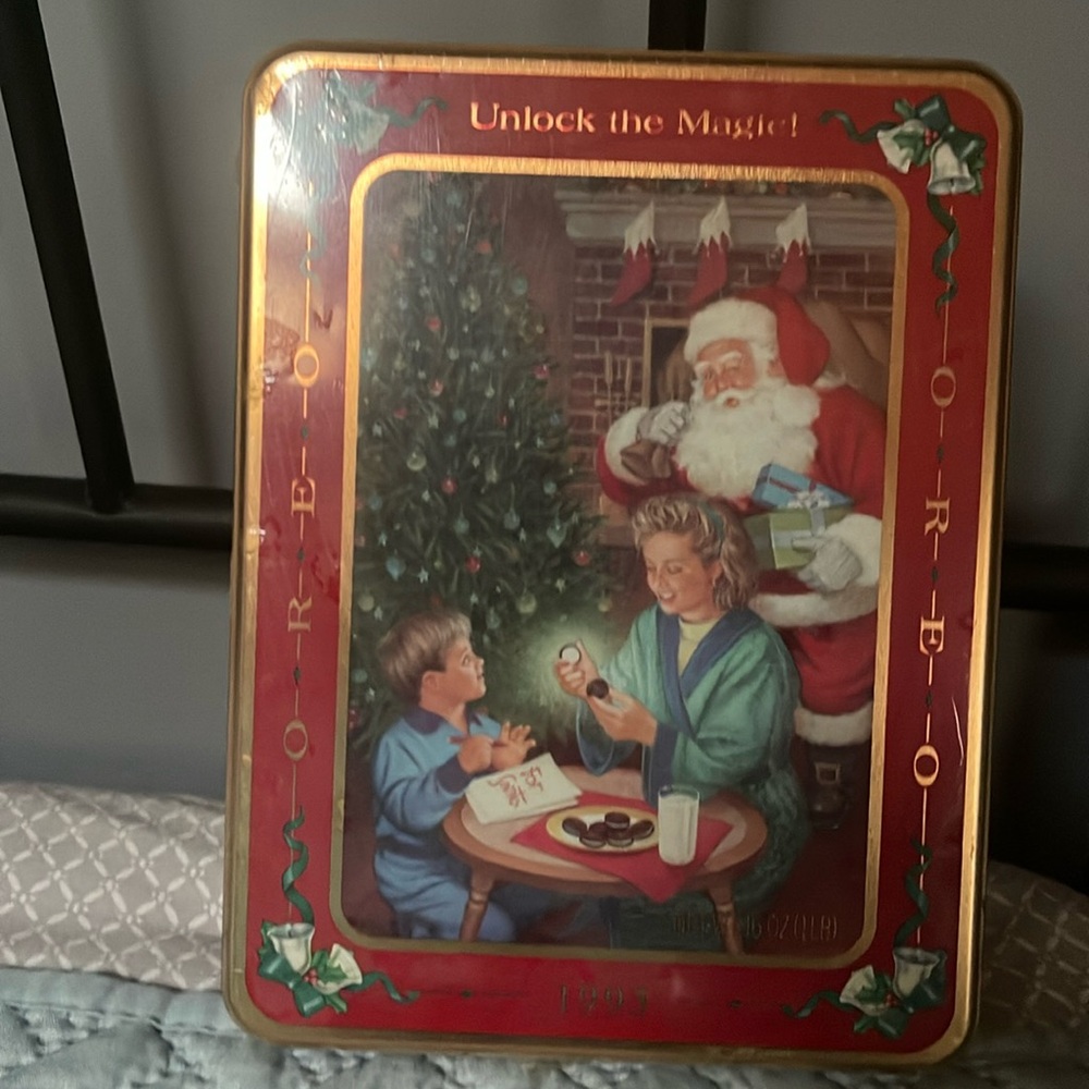 Vintage - Oreo Holiday Cookie Tin - 1993 -🎅